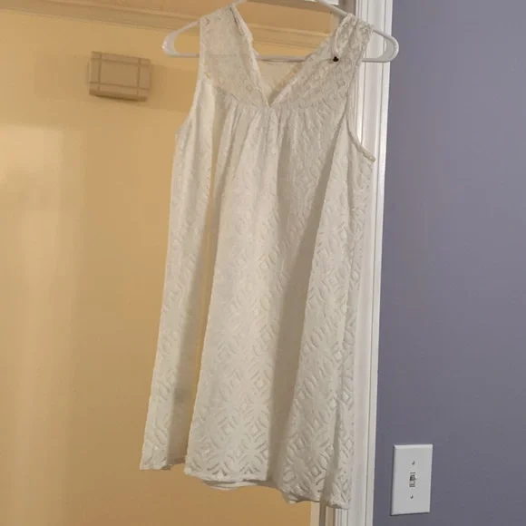 White short dress - Picture 2 of 5